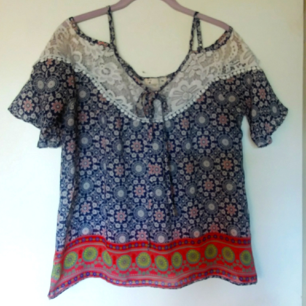 IT GIRL in size medium.
